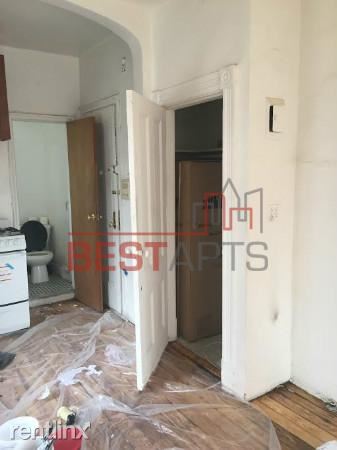 Foto del edificio - 223 E 5th St