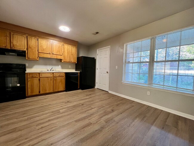 Foto del edificio - 4062 Cedars Pkwy