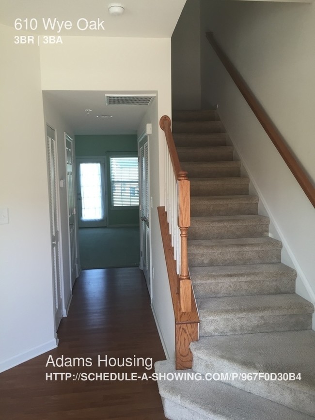 Building Photo - Fully Loaded Town Home in Cedar Commons