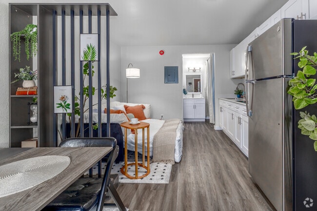 Studio - 242SF - Living Room - Springwood