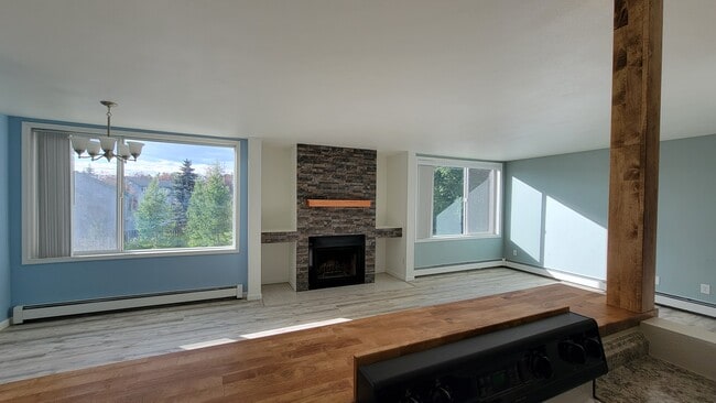 Building Photo - 1109 Wildrose Ct