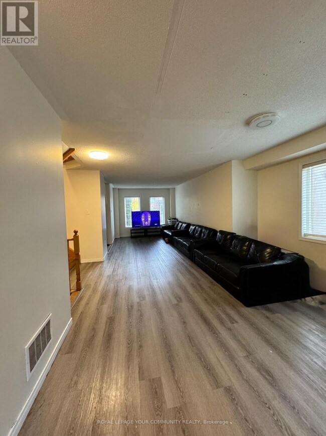 Photo du bâtiment - 163 Flagstone Way