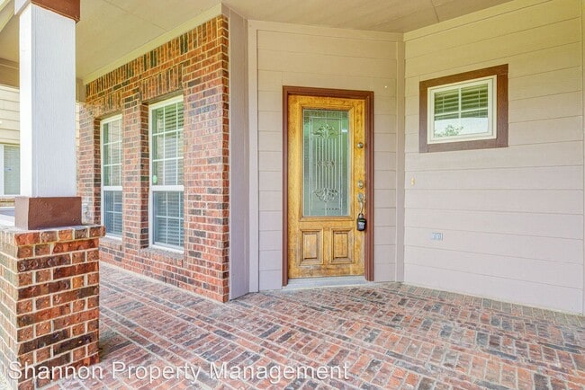 Building Photo - 4 br, 2.5 bath House - 21611 Mt McKinley Way