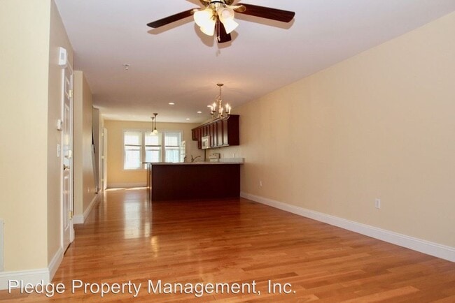 Building Photo - 2 br, 2.5 bath House - 31 Harbor View Lane