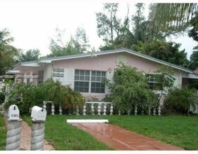 Building Photo - 11462 Peachtree Dr