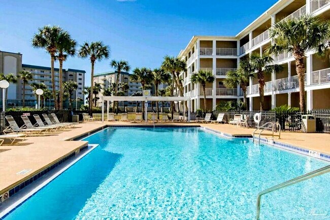 Foto del edificio - 572 E Beach Blvd