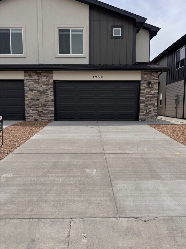 Foto del edificio - New Construction 3 Bedroom Townhome in University Park