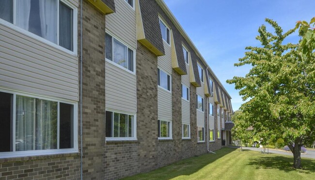 Building Photo - 9 Sybyl Court
