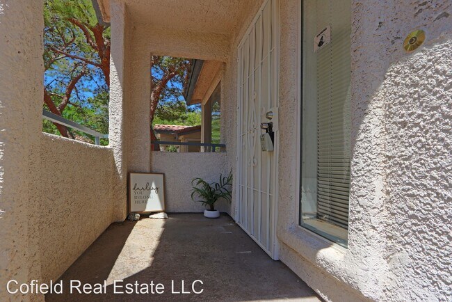 Building Photo - 3 br, 2 bath House - 3071 Key Largo Dr. #202
