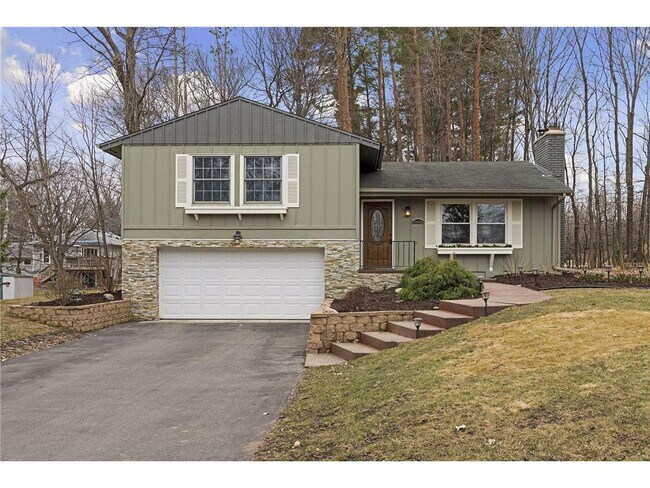 Foto del edificio - 27405 Pine Bend