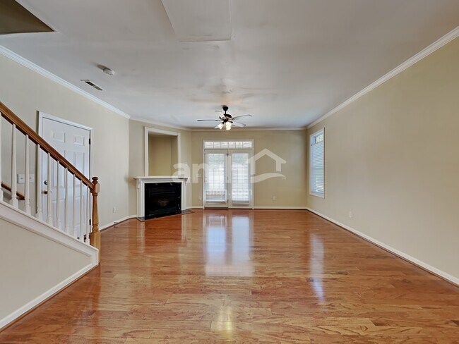 Foto del edificio - 152 Town Park Dr