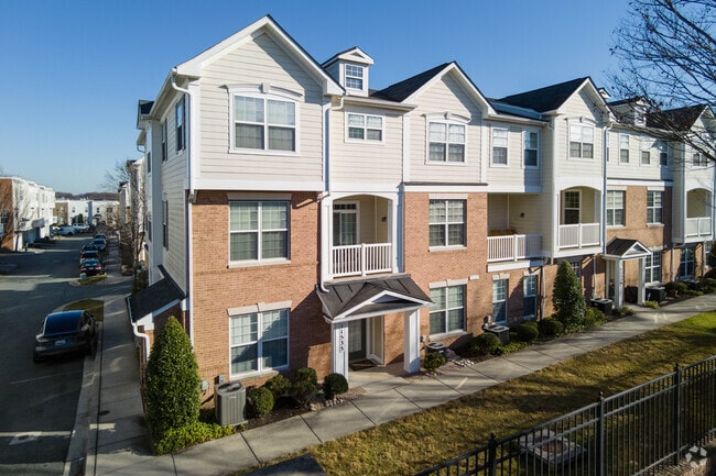 Building Photo - Leesborough