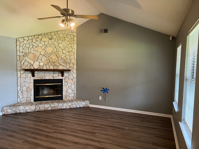 Building Photo - 746 Timber Ridge Trail