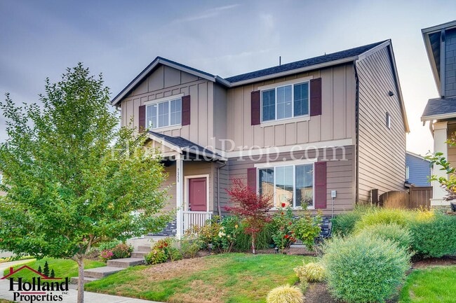 Building Photo - Charming 3-Bedroom Home Near Parks, Trails...