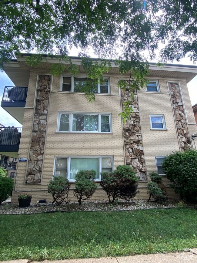 Building Photo - 4113 N Keeler Ave