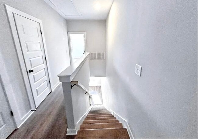 Building Photo - 1200 Windsor Sq