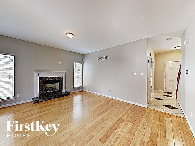 Foto del edificio - 15480 Jost Main St