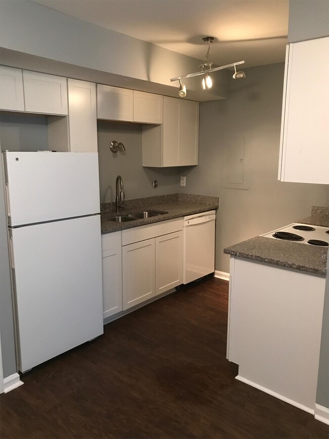 Building Photo - 2494 Etiwan Ave