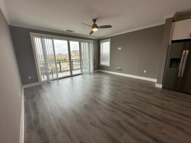 Building Photo - 3517 Windhaven Pkwy