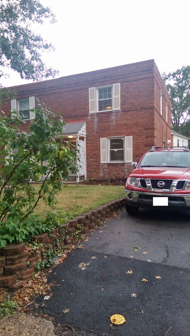 Photo - 904 S Highland St Townhome