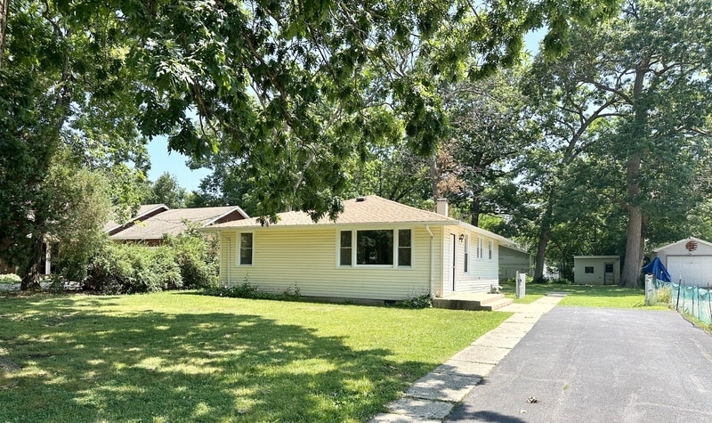 Primary Photo - 35339 N Hickory Ln