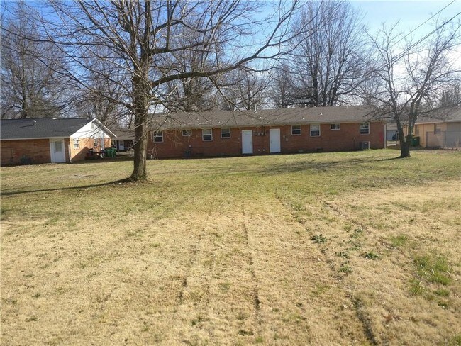 Building Photo - 1908 Westwood Ave