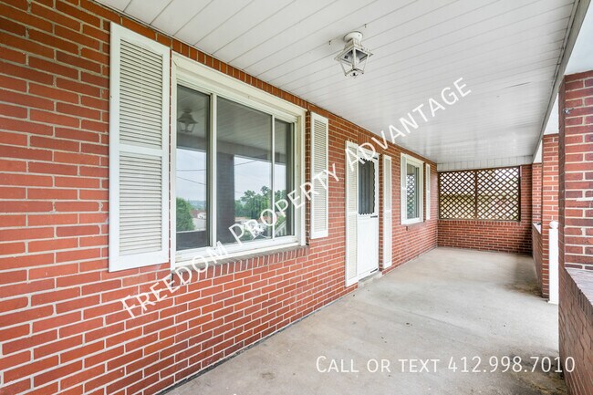Building Photo - 225 Sylvan-