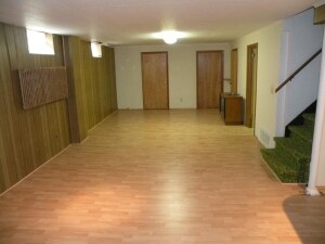 Building Photo - 1357 Roselawn Ave W
