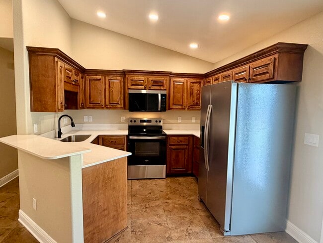 Cocina - 8826 Bluebell St