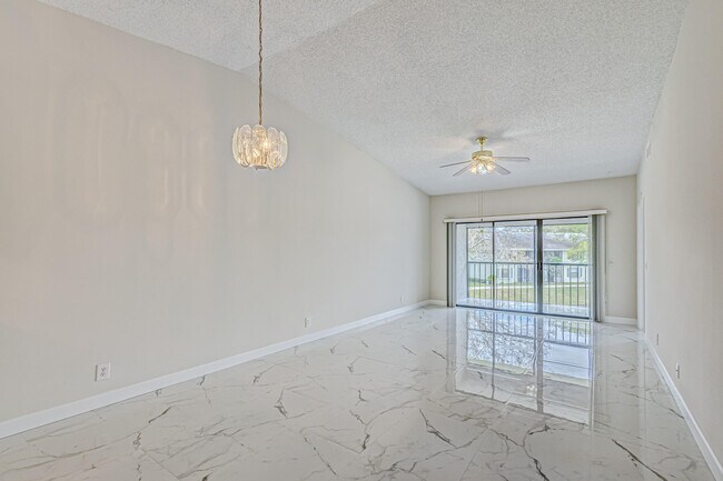 Foto del edificio - 601 Sabal Ridge Cir