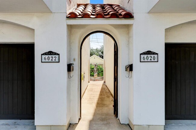 Building Photo - 6022 Kirby Dr