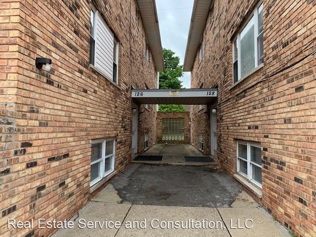 Primary Photo - 126 N Walnut St