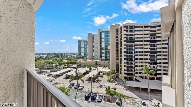 Foto del edificio - 4005 Gulf Shore Blvd N