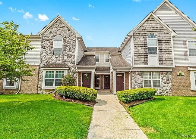Foto del edificio - 213 Oakbrooke Dr