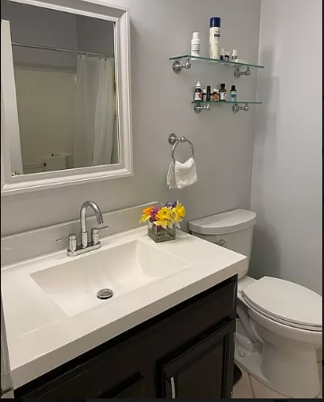 Building Photo - 48 Strawberry Hill Ave