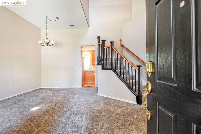 Building Photo - 1271 Hallmark Way