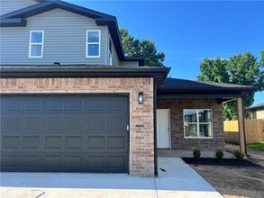 Building Photo - 502 Cosmos St