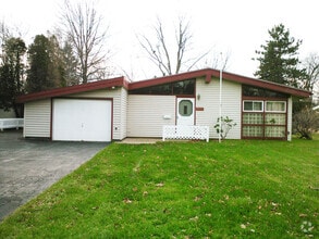 Building Photo - 5000 Horizon Dr