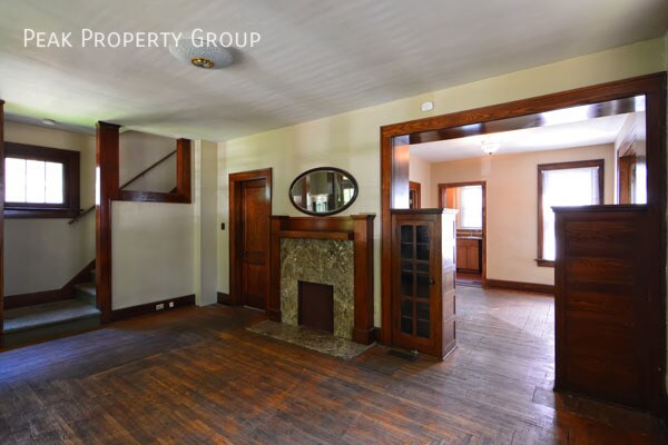 Building Photo - 211 E Northwood Ave