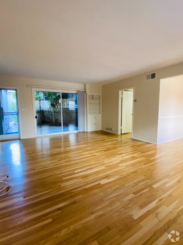 Building Photo - 283 S El Molino Ave