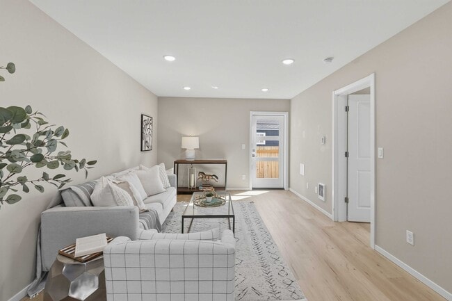 Building Photo - 3Bd/3Ba Seattle Home