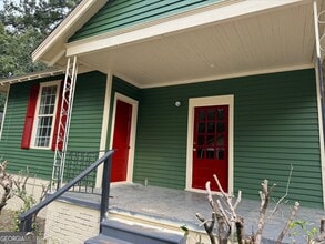 Building Photo - 104 6th St