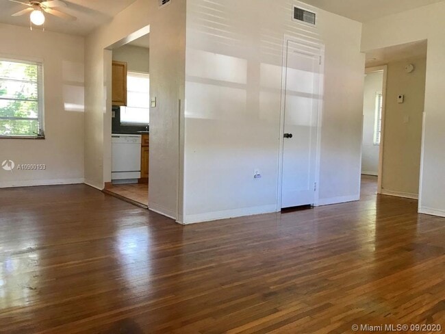 Building Photo - 7734 SW 55th Ave