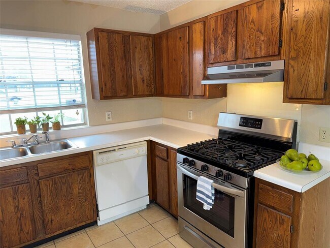 Foto del edificio - 7706 Brodie Ln
