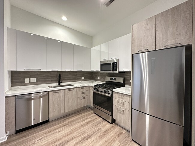 Building Photo - 2550 S Wabash Ave