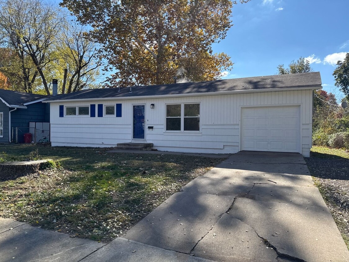 Foto principal - Southwest 3 Bedroom with Unfinished Baseme...