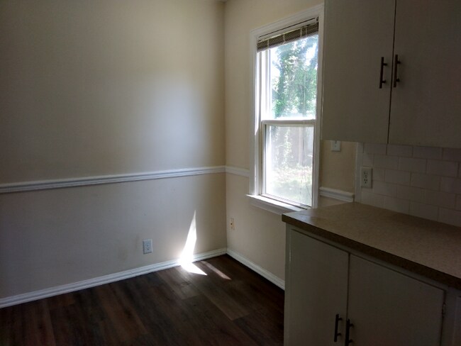 Foto del edificio - 3415 E Bayley St