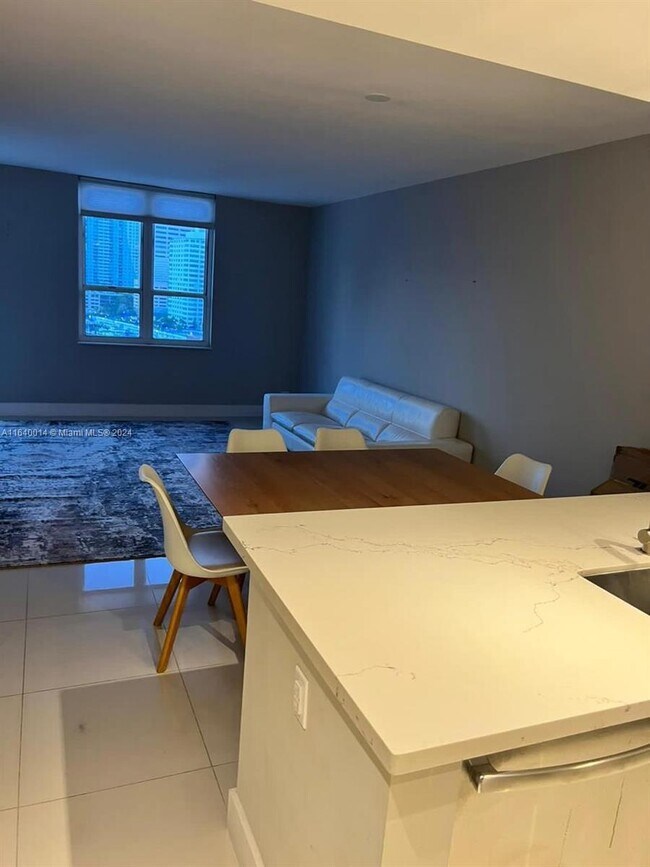 Building Photo - 701 Brickell Key Blvd