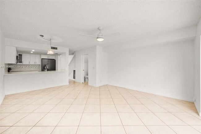 Building Photo - 7041 SW 42nd Pl