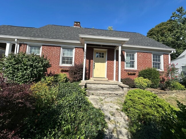 ANDERSON- Charming 4 bedroom 2 bath with f... - ANDERSON- Charming 4 bedroom 2 bath with f... House